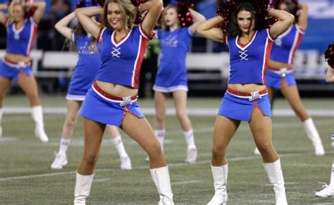 wardrobe malfunction nsfw|20 Of The Most Hilariously Shocking Cheerleader。